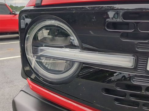 Used 2023 Ford Bronco Wildtrak image 18