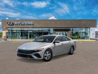 New 2025 Hyundai Elantra SE video 1