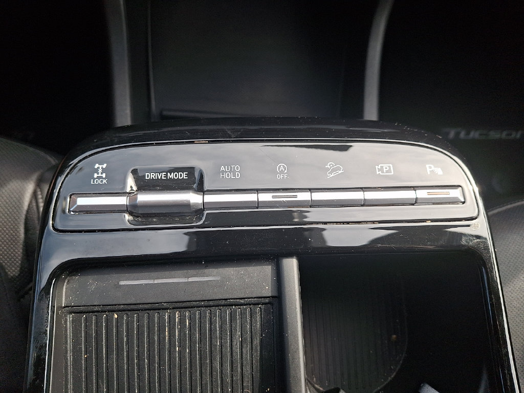 Used 2025 Hyundai Tucson Limited AWD/4WD image 26