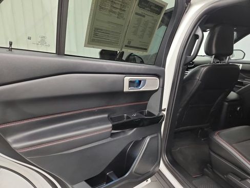 Used 2024 Ford Explorer ST-Line w/ Class IV Trailer Tow Package AWD/4WD image 24