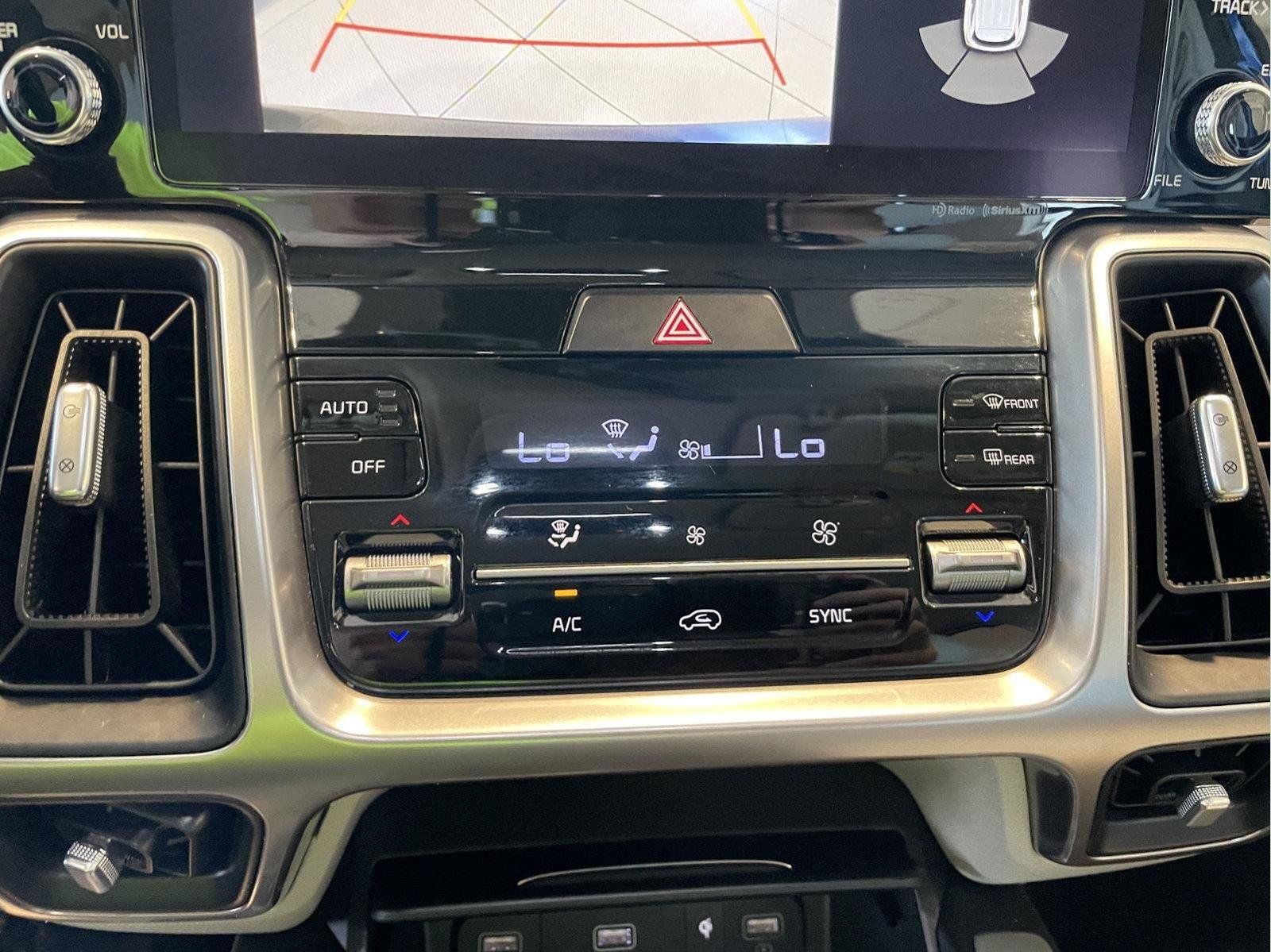 Used 2023 Kia Sorento S w/ Panoramic Sunroof Package FWD image 30