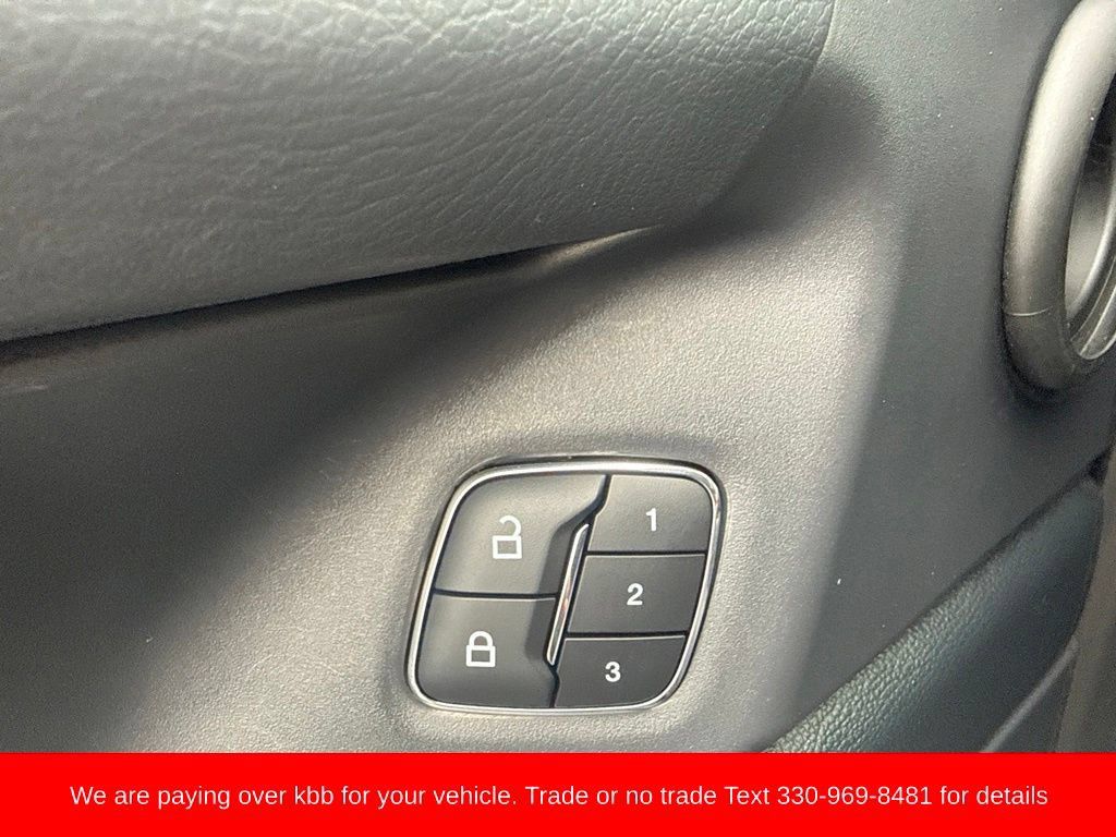 Used 2024 Ford Expedition XLT AWD/4WD image 23
