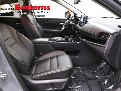 Used 2024 Nissan Rogue SL AWD/4WD image 24