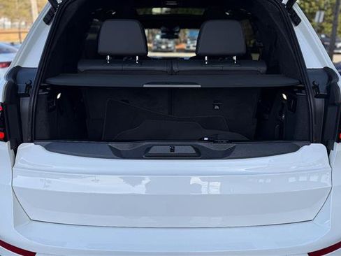 Used 2023 BMW X7 xDrive40i w/ Executive Package image 48