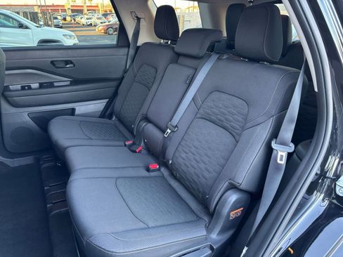 Used 2025 Nissan Pathfinder SV image 41