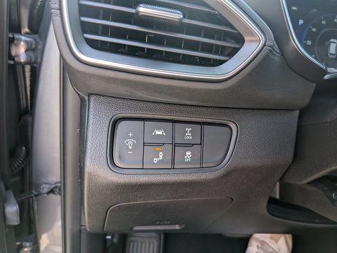 Used 2019 Hyundai Santa Fe SEL AWD/4WD image 30