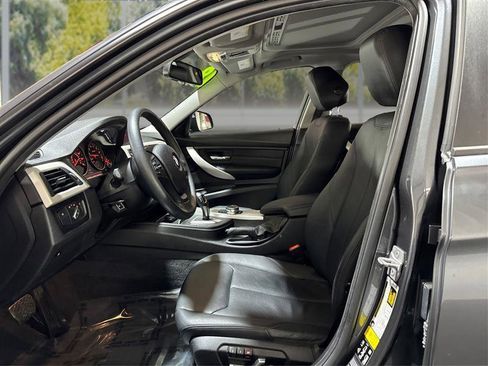 Used 2018 BMW 320i xDrive 320i xDrive image 9