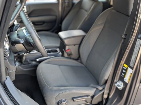 Used 2025 Jeep Wrangler Backcountry image 16