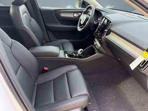 New 2026 Volvo XC40 B5 Plus w/ Climate Package AWD/4WD image 23