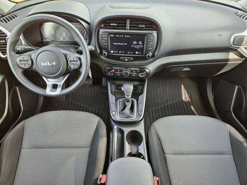 Certified 2023 Kia Soul LX w/ Option Group 015 FWD image 21