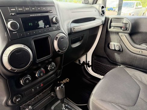 Used 2013 Jeep Wrangler Sport AWD/4WD image 15