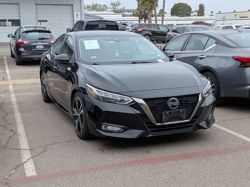 Used 2021 Nissan Sentra SR FWD image 2