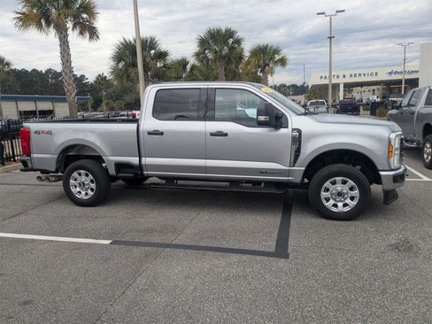 Used 2024 Ford F250 XLT image 3