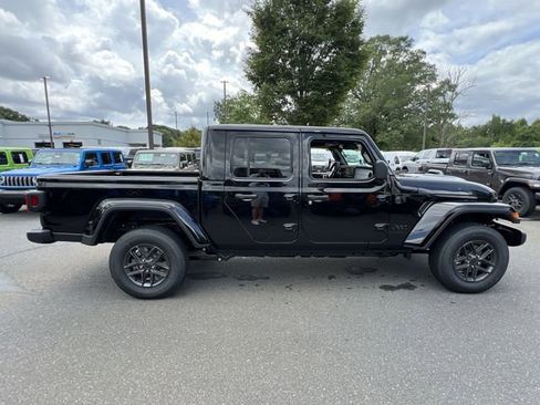 New 2025 Jeep Gladiator Sport AWD/4WD image 14