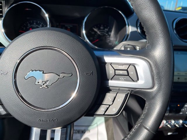 Used 2016 Ford Mustang Convertible RWD image 26