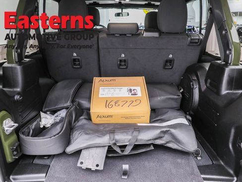 Used 2023 Jeep Wrangler Unlimited w/ Cold Weather Group image 9