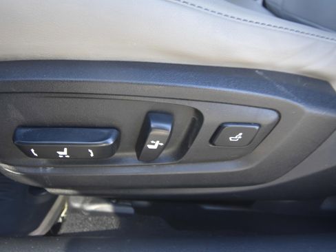 Used 2017 Lexus ES 300h w/ Navigation System Package image 14