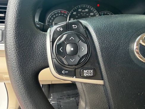 Used 2013 Toyota Camry LE FWD image 22