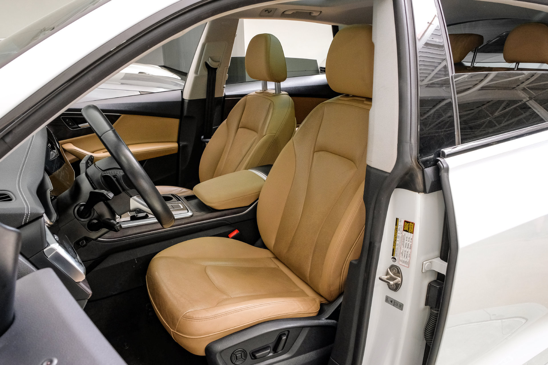 Used 2023 Audi Q8 Premium Plus w/ Premium Plus Package AWD/4WD image 33