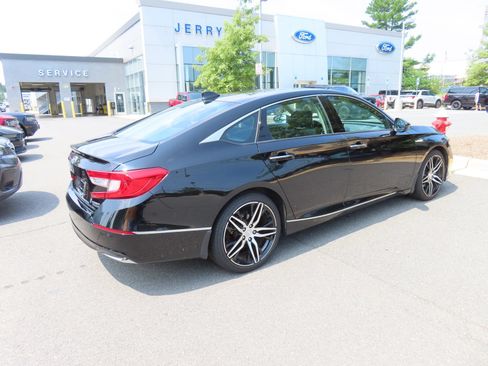 Used 2022 Honda Accord Touring image 5