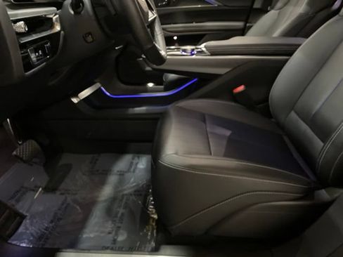 Used 2024 Cadillac Lyriq Sport RWD image 68