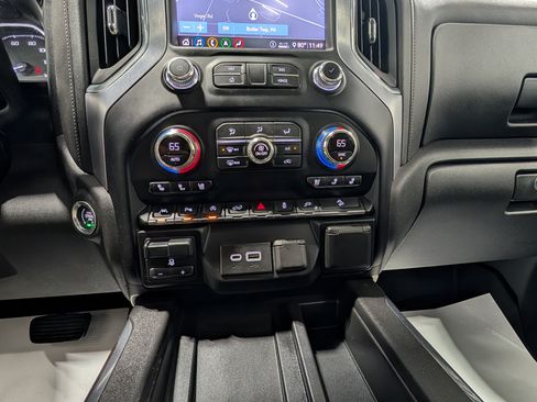 Used 2020 GMC Sierra 1500 SLT w/ SLT Premium Plus Package AWD/4WD image 24