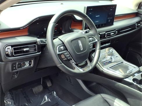 Used 2023 Lincoln Nautilus Reserve AWD/4WD image 14