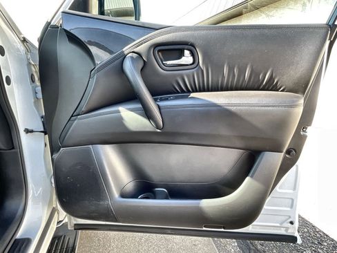 Used 2023 Nissan Armada SL w/ Midnight Edition Package image 25