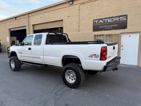 Used 2006 Chevrolet Silverado 2500 W/T w/ Skid Plate Package image 8