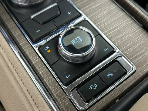 Used 2024 Ford Expedition Max Limited image 8