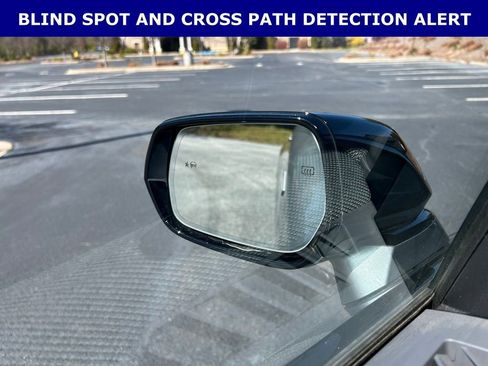 Used 2025 Cadillac Optiq Luxury 1 image 7