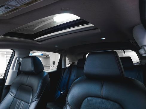 Used 2025 Honda HR-V EX-L image 17