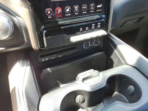 Used 2019 RAM 1500 Laramie RWD image 35