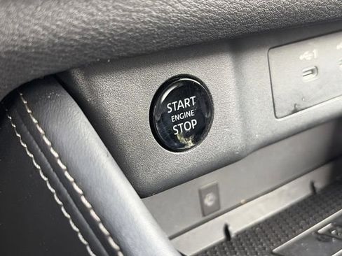 Used 2025 Nissan Rogue Platinum w/ Platinum Premium Package image 19