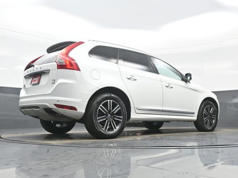 Used 2017 Volvo XC60 T5 Dynamic w/ Preferred Option Package image 32