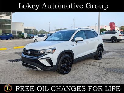 Certified 2022 Volkswagen Taos SE w/ Panoramic Sunroof Package