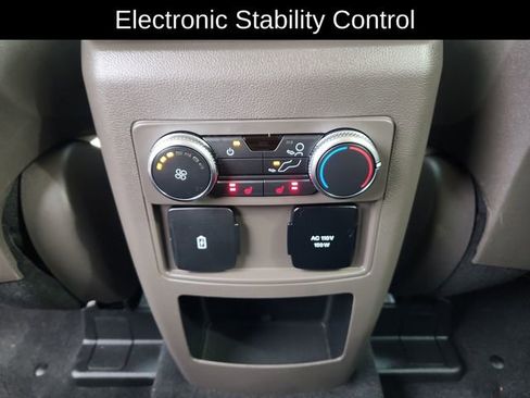 Used 2020 Ford Explorer Platinum w/ Premium Technology Package image 29