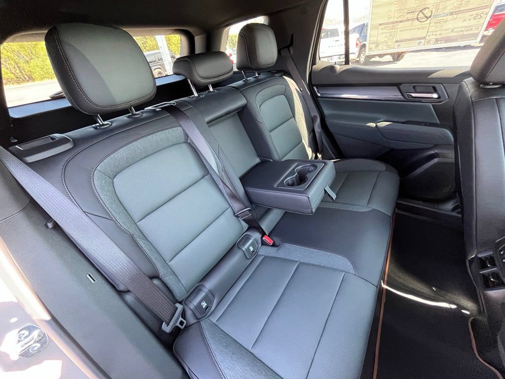 New 2027 GMC Terrain AT4 w/ Convenience Package III AWD/4WD image 18