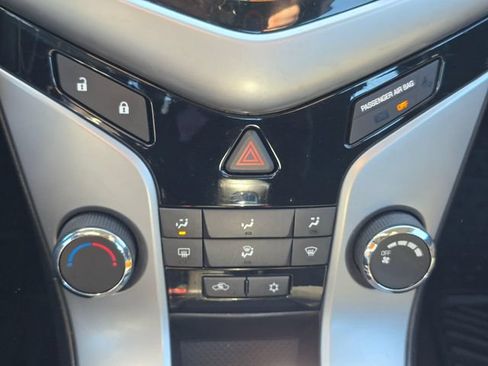 Used 2011 Chevrolet Cruze LT FWD image 27
