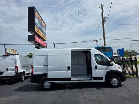 Used 2023 RAM ProMaster 2500 FWD image 5