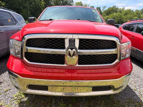 Used 2019 RAM 1500 Classic SLT AWD/4WD image 9