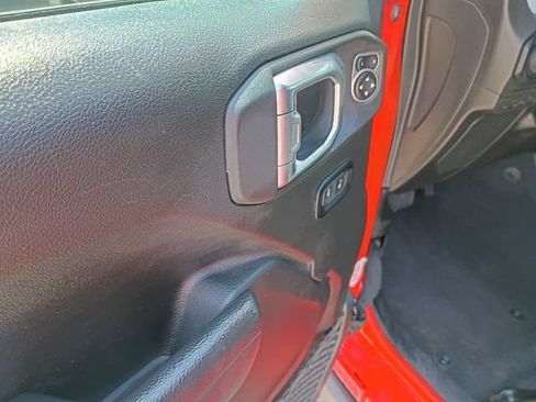 Used 2025 Jeep Wrangler Unlimited Sport AWD/4WD image 11