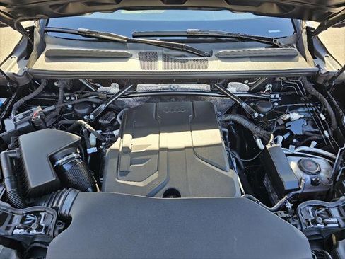 Used 2025 Audi Q5 Premium w/ Convenience Package image 8