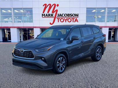 Used 2023 Toyota Highlander XLE