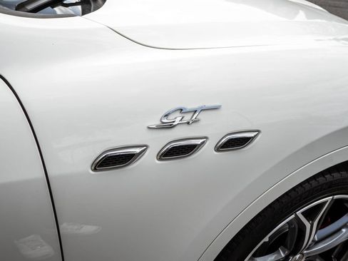 Used 2023 Maserati Levante GT AWD/4WD image 4
