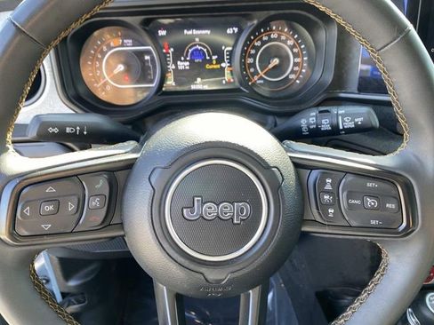 Used 2024 Jeep Wrangler Unlimited Sport AWD/4WD image 17