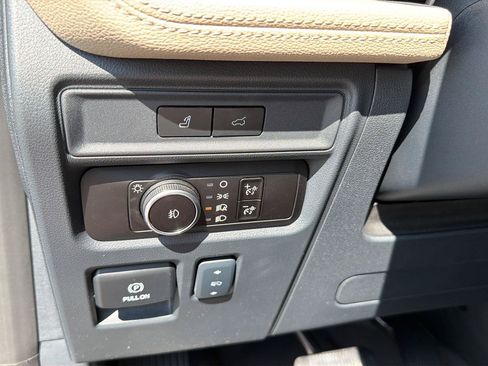 Used 2024 Ford Expedition Limited RWD image 23