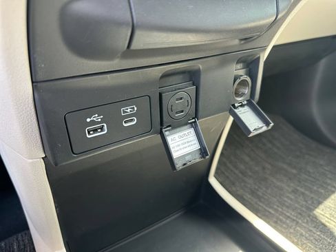 Used 2025 Honda Odyssey Elite image 21