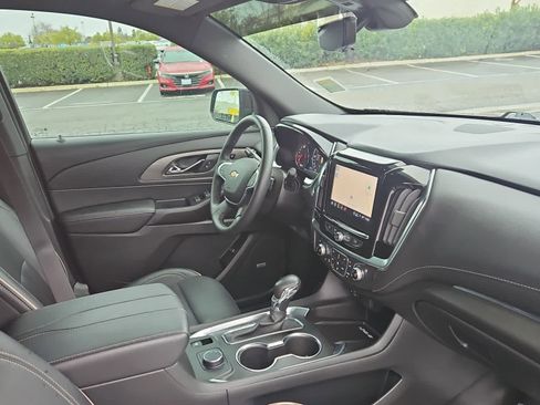 Used 2022 Chevrolet Traverse Premier image 14