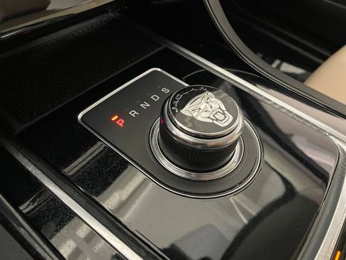 Used 2018 Jaguar XE Premium AWD/4WD image 18